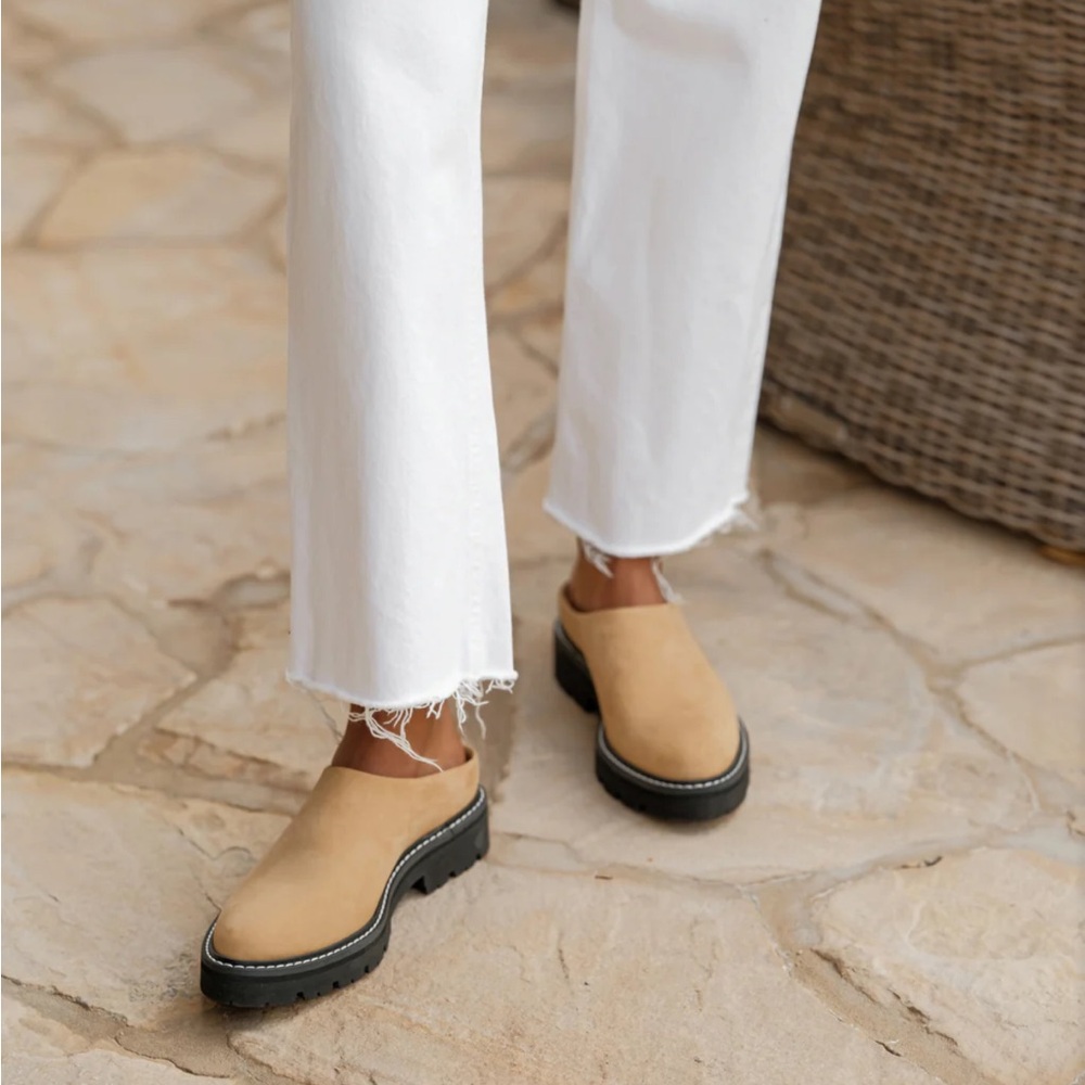 NWOB Jenni Kayne Oiled Lug Sole Mule in Dark Sand, 38